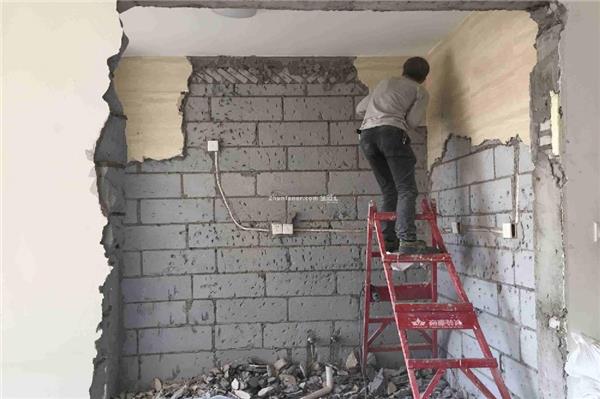 拆除墻地磚用什么工具？