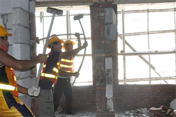 拆除作業(yè)時(shí)要注意哪些安全事項(xiàng)?