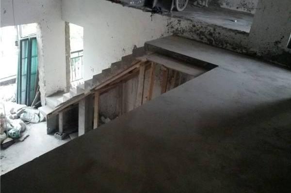 二樓鋼筋混凝土樓梯怎么拆除？