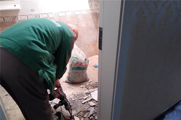 舊房裝修時(shí)怎么拆除瓷磚？