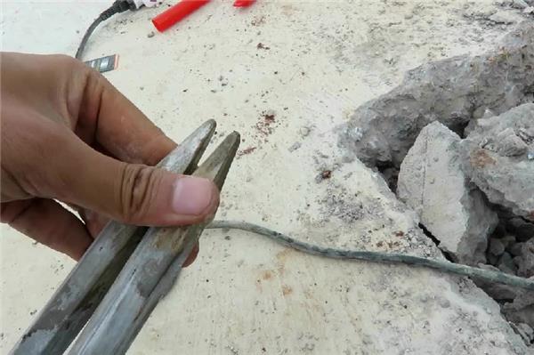 剔鑿混凝土墻多少錢一平米？