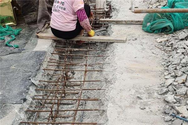 工地剔鑿后澆帶多少錢一米？