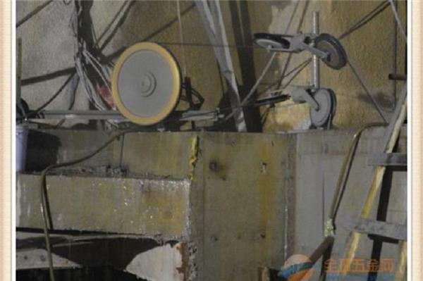 混凝土切割拆除工程使用墻鋸還是繩鋸？