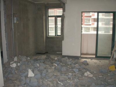 電鎬拆除地磚對(duì)樓板的影響有多大？