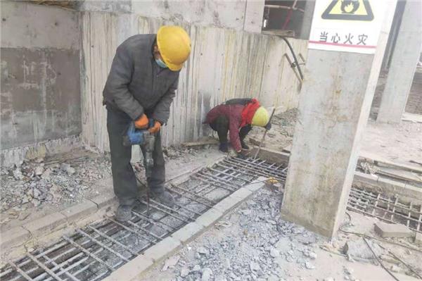 如何清理后澆帶