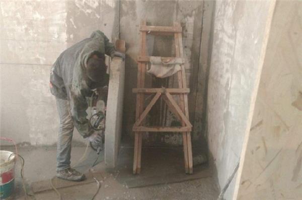 如何用混凝土切割機(jī)切割混凝土墻體