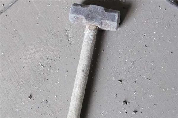 裝修拆除，砸地磚使用什么工具？