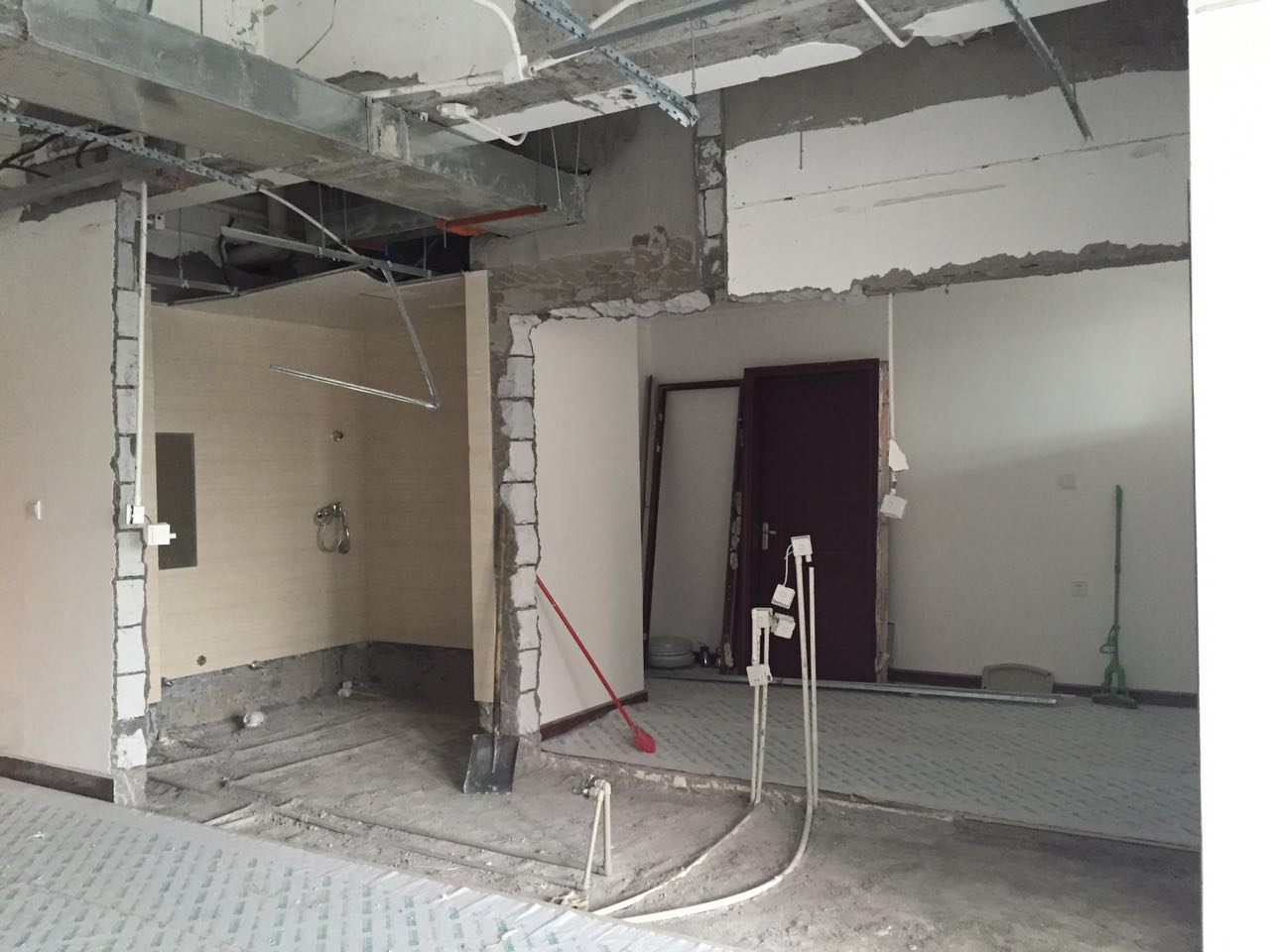 拆墻磚，拆瓷磚，家裝拆除，墻面拆除