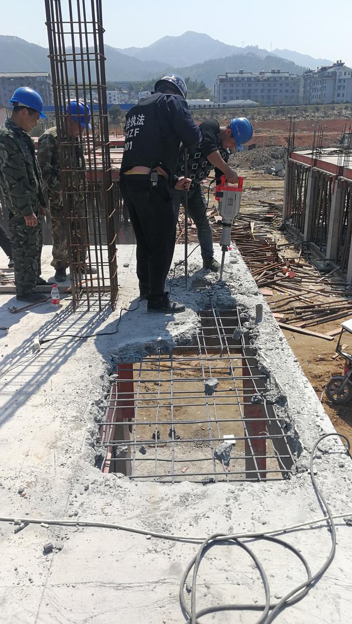 人工拆除，電鎬拆除，