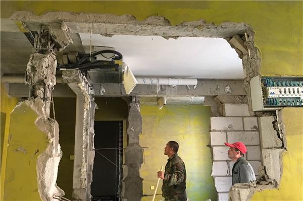 砸墻一時爽，一旦砸錯可能讓全樓變成危樓！家中這幾處墻體千萬不能砸！