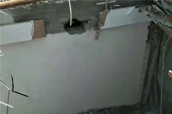 樓房安裝電梯時(shí)如何安全的在頂板上開(kāi)洞口