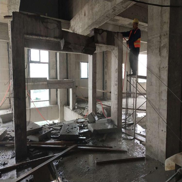 混凝土墻體拆除