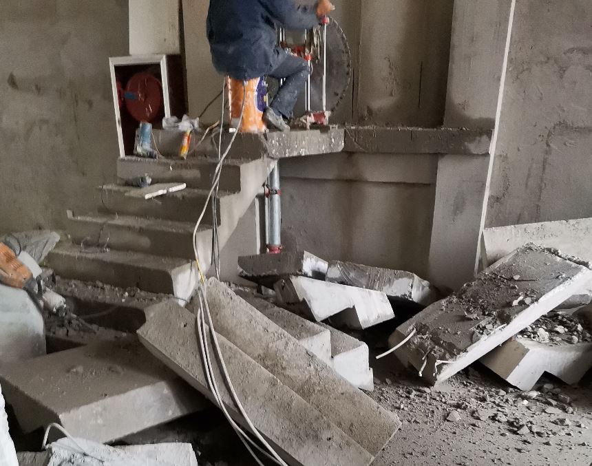 拆除樓梯，混凝土樓梯拆除不含面層多少錢一平方